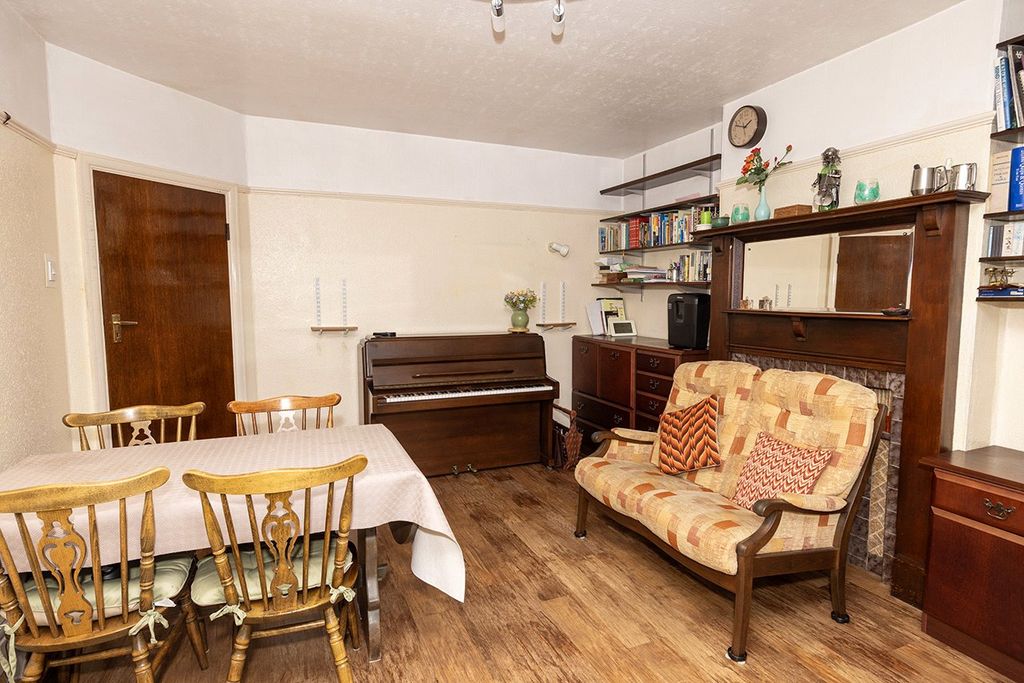 Property photo 3 of 26 Picture No. 16