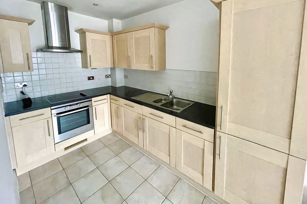 Property photo 3 of 12