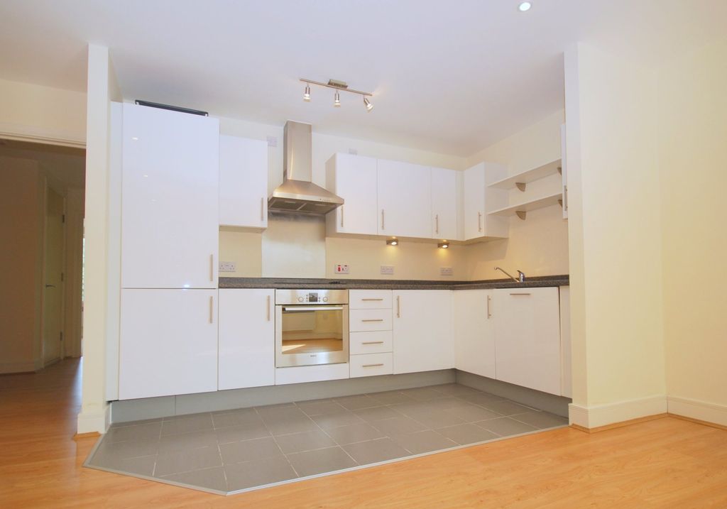 Property photo 2 of 9 Kitchen