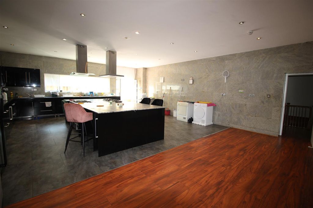 Property photo 2 of 13 Img_0269.Jpg