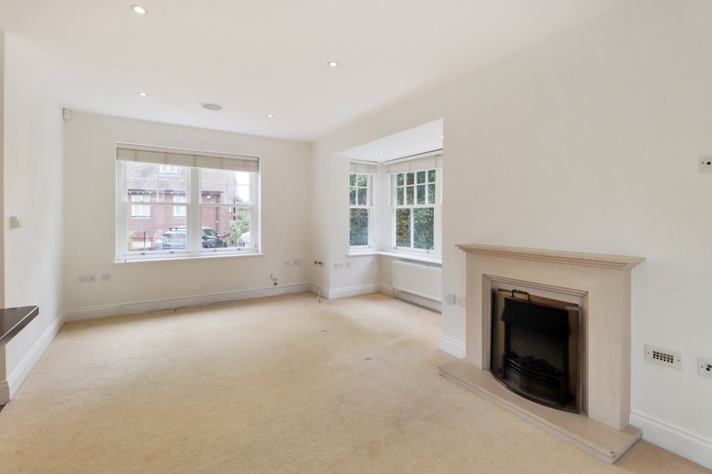 Property photo 2 of 13 Sitting/Dining Room