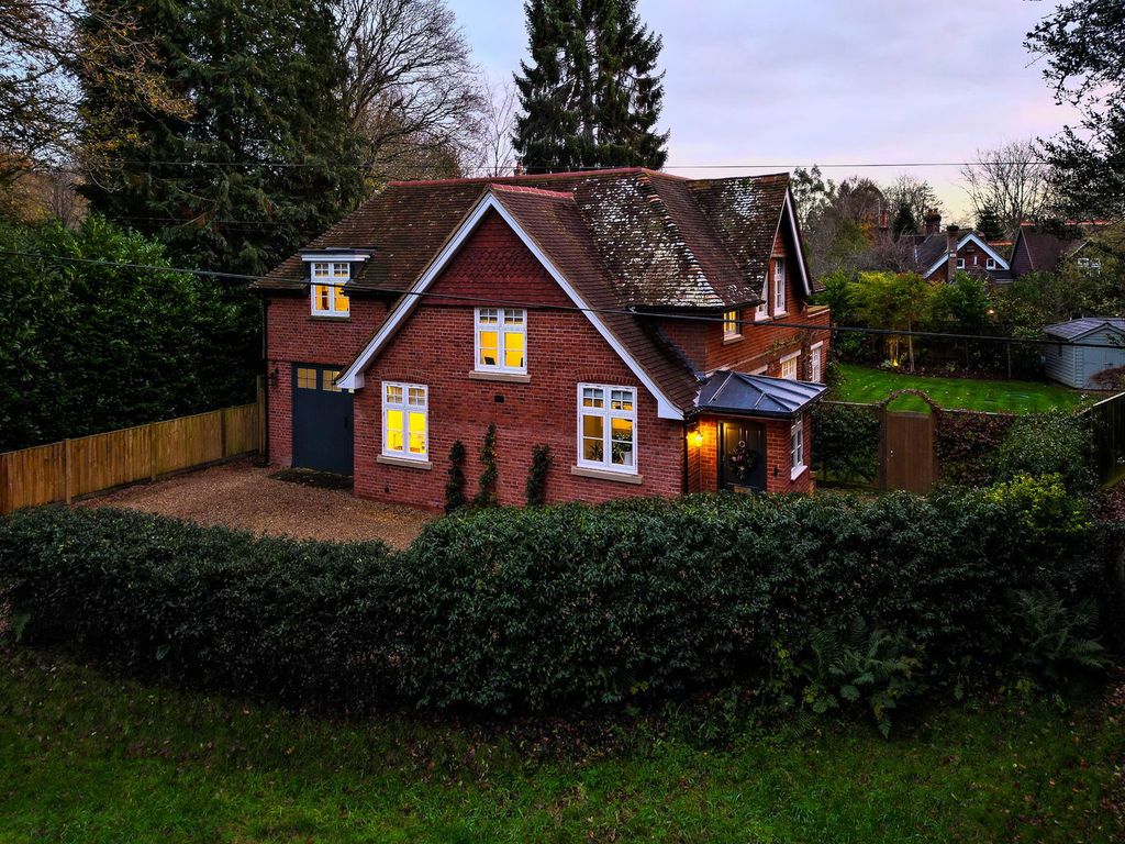 Property photo 1 of 24