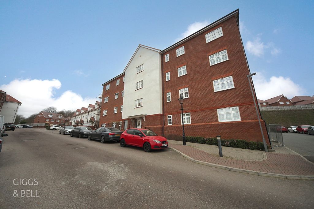 Property photo 1 of 10 2884101