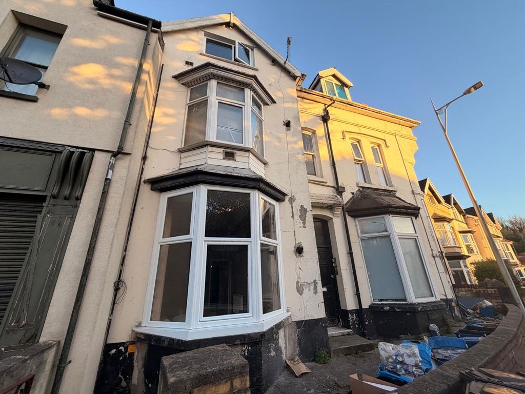 Property photo 1 of 48