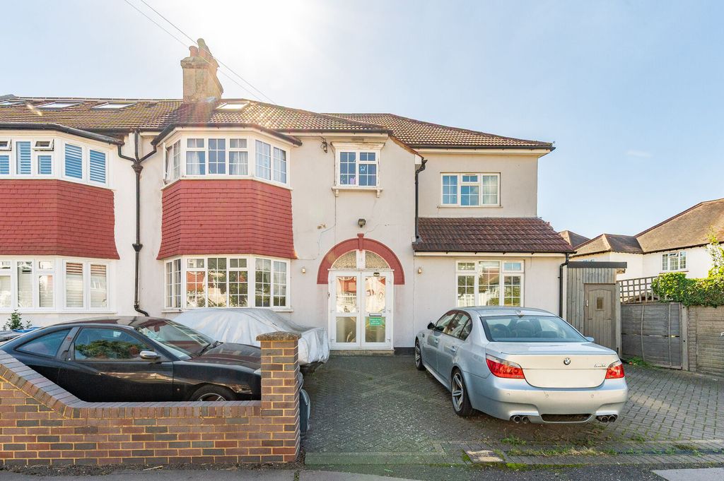 Property photo 2 of 19