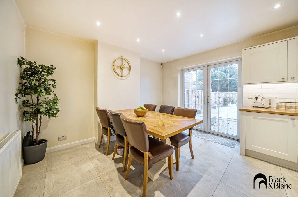 Property photo 2 of 19 Dining Room