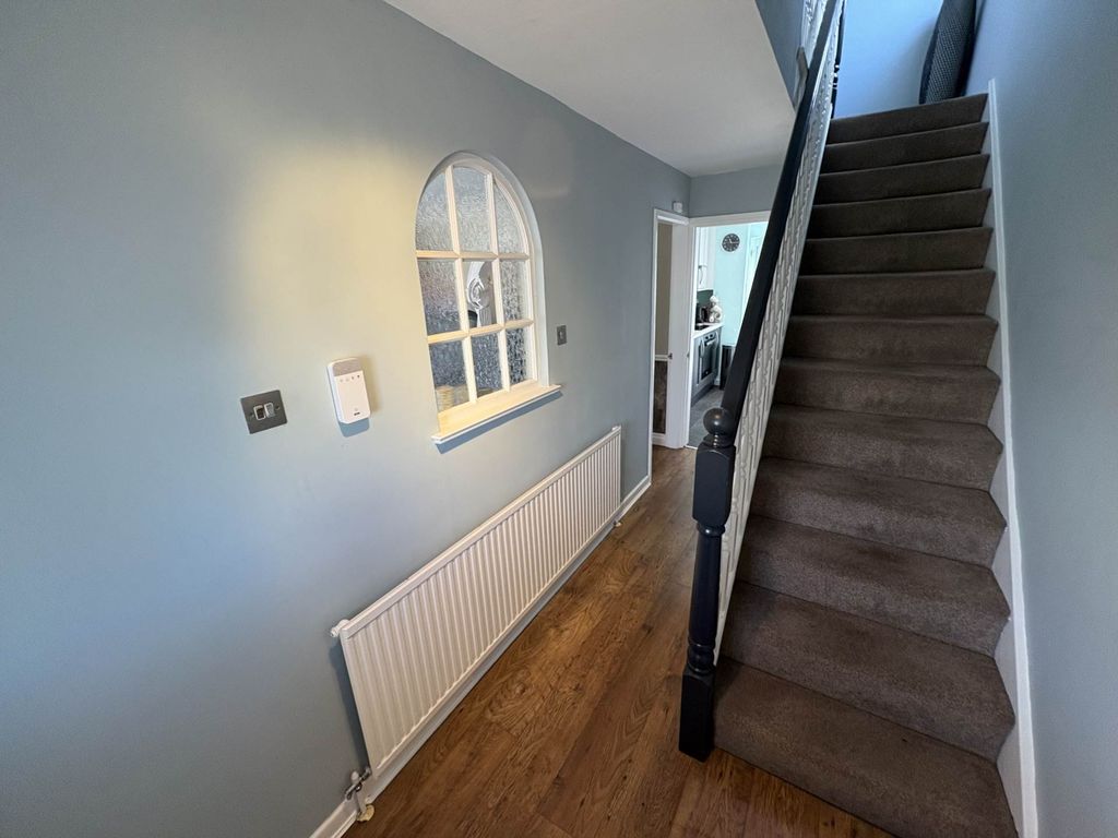 Property photo 2 of 25