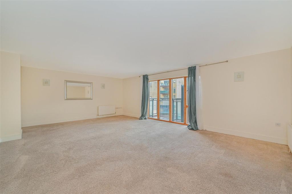 Property photo 2 of 18 Photo 1