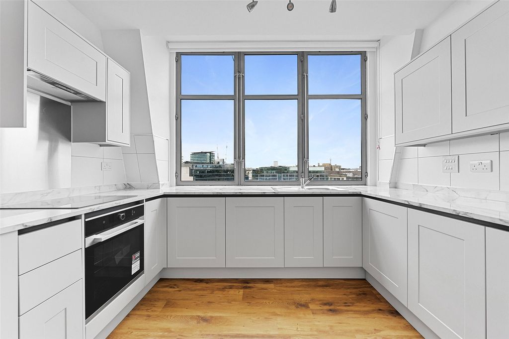 Property photo 2 of 15 Kitchen