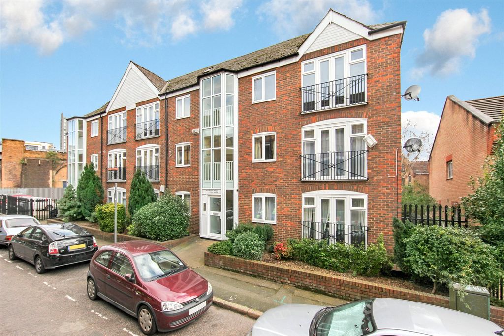 Property photo 1 of 8 Exterior