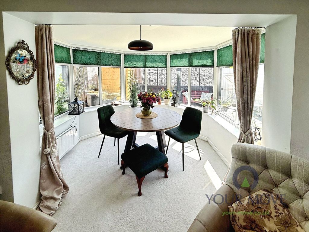 Property photo 3 of 14 Dining Area