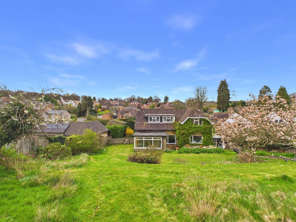 Property photo 3 of 13 Cam02536G0-Pr0084-Still015