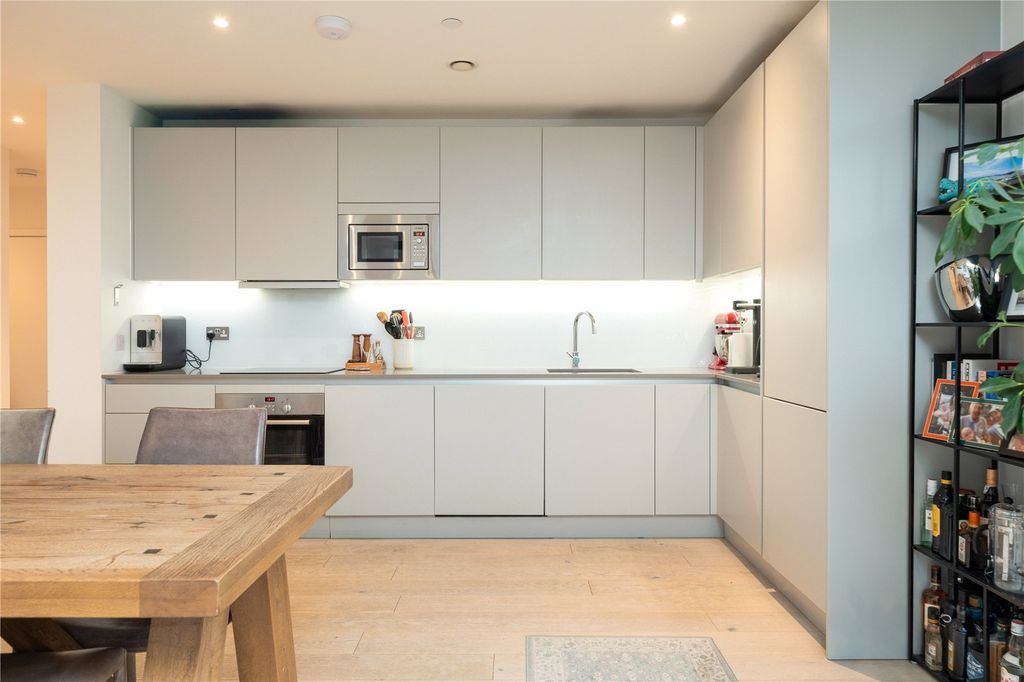 Property photo 2 of 8 Kitchen