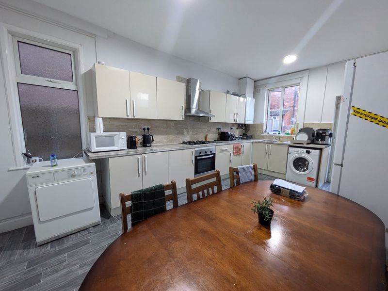 Property photo 3 of 13 Photo 4