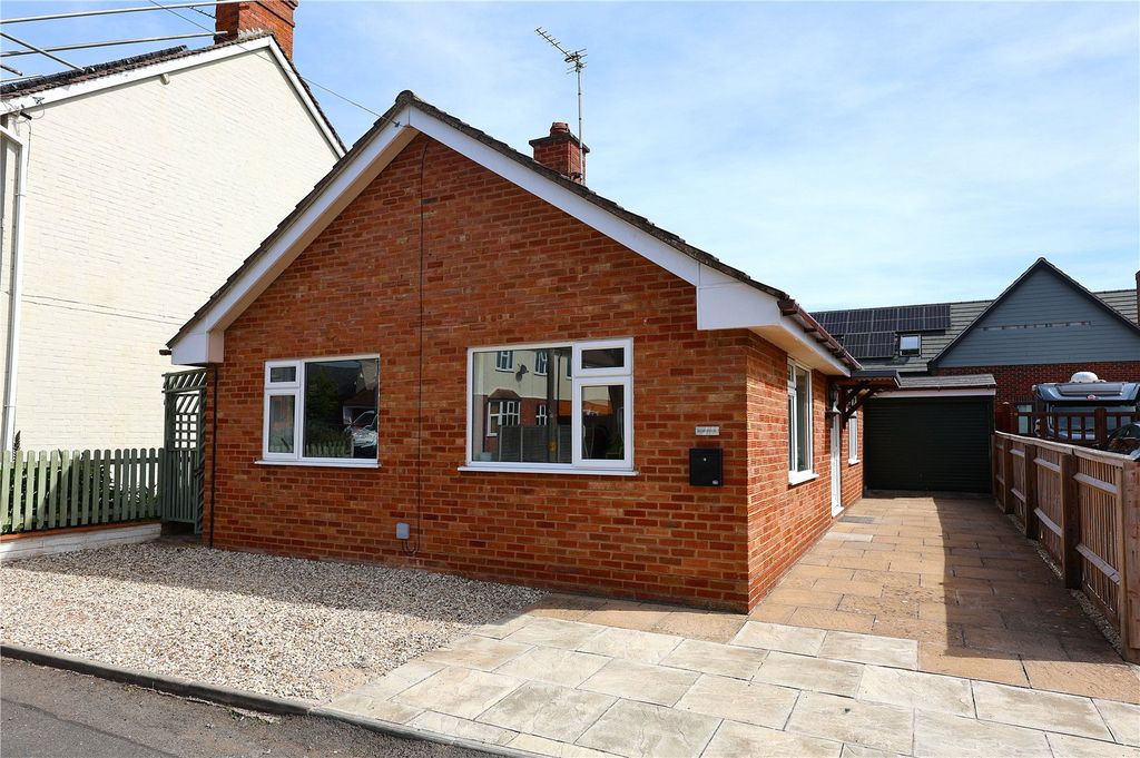 Property photo 1 of 17 Picture No. 02