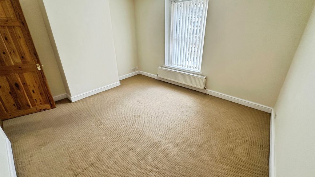Property photo 3 of 17 Pbox-Img.Jpg