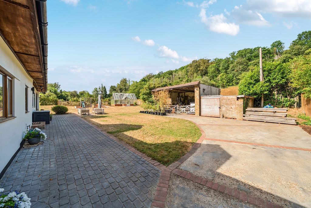 Property photo 2 of 21 1498913-16-6A6B2c...
