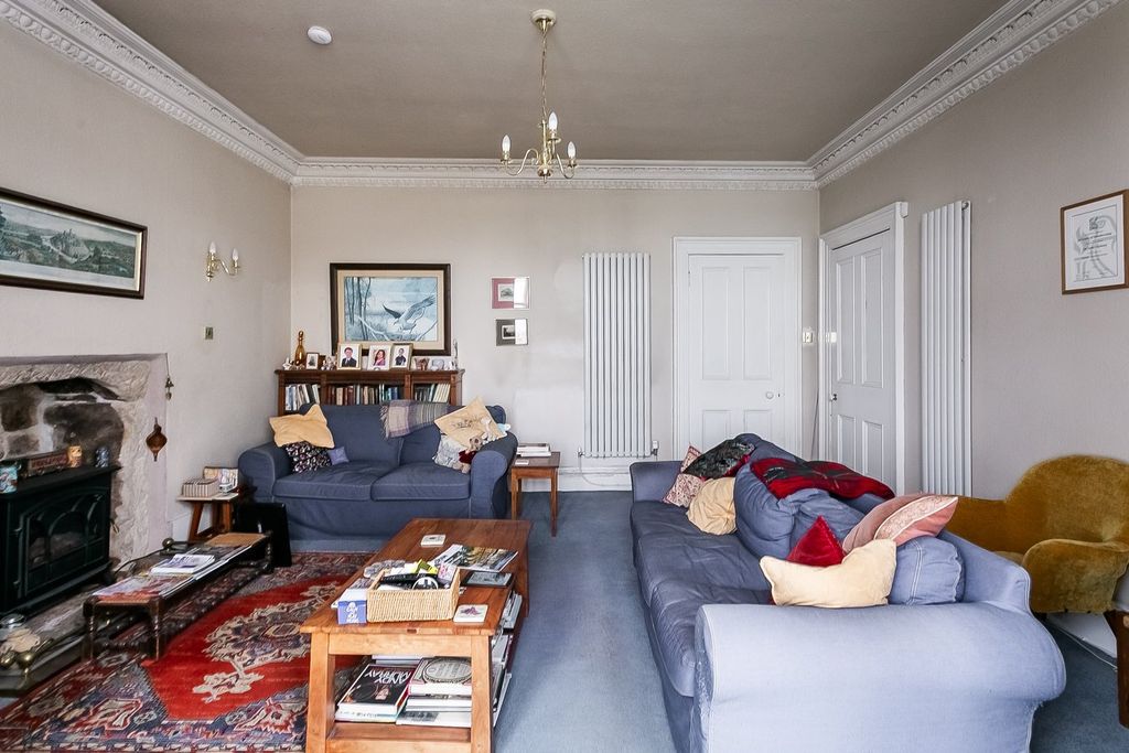 Property photo 3 of 43