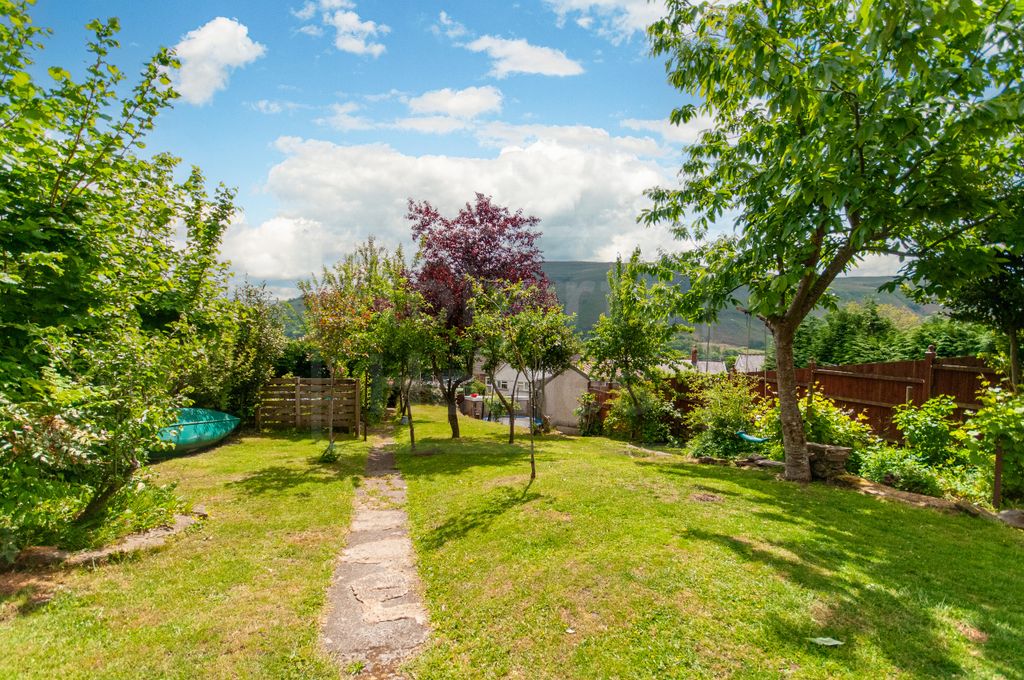 Property photo 3 of 36 Garden