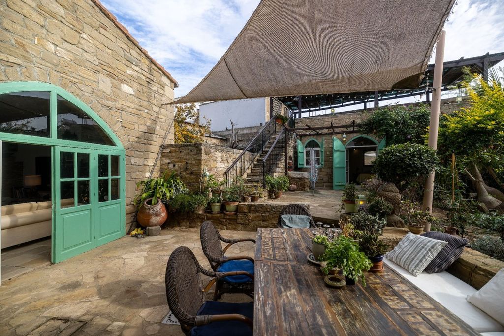 Property photo 1 of 43