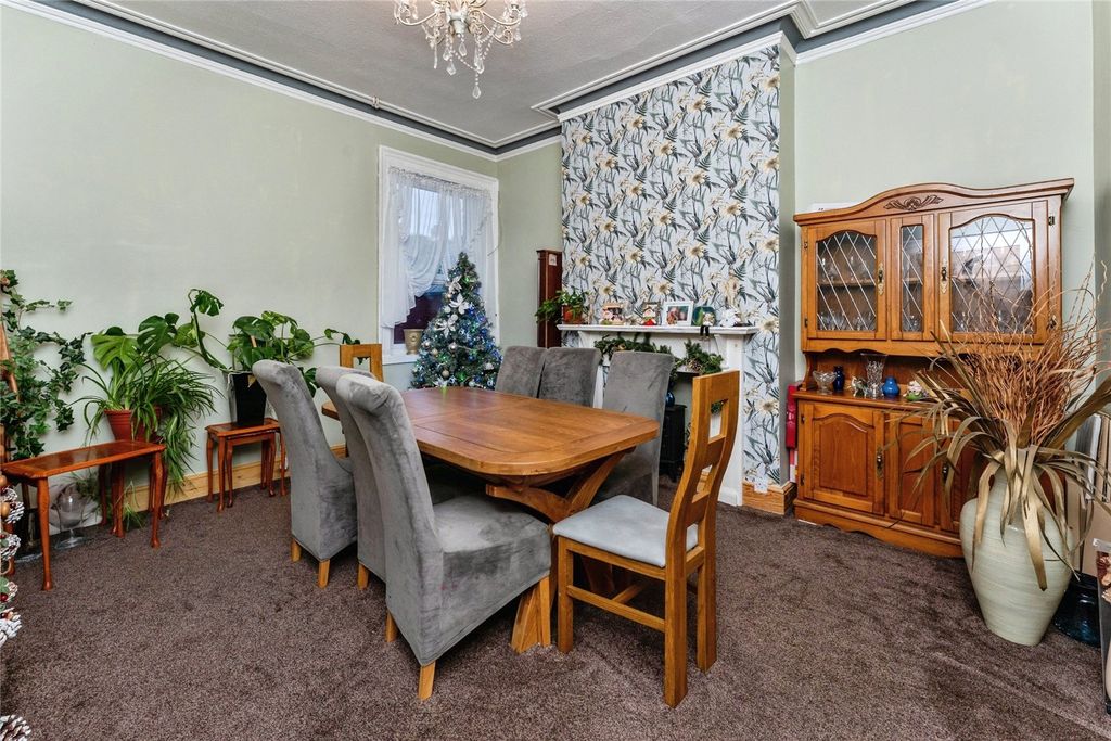 Property photo 3 of 20 Dining Room