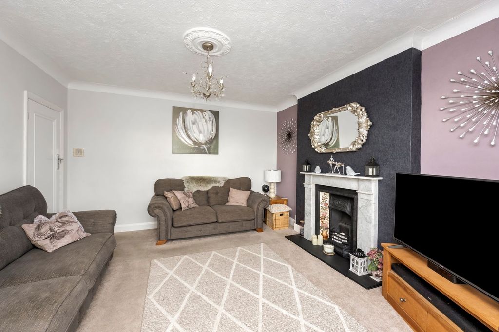 Property photo 3 of 24