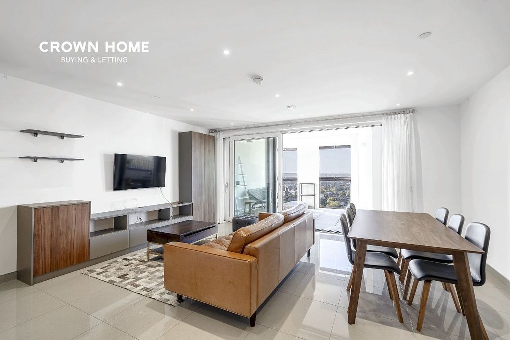 Property photo 3 of 25