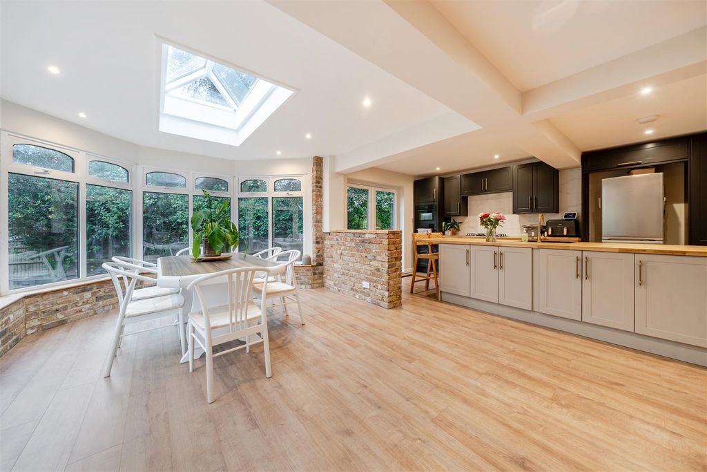 Property photo 2 of 28 1534532-12-6Accf5E139c04.Jpg