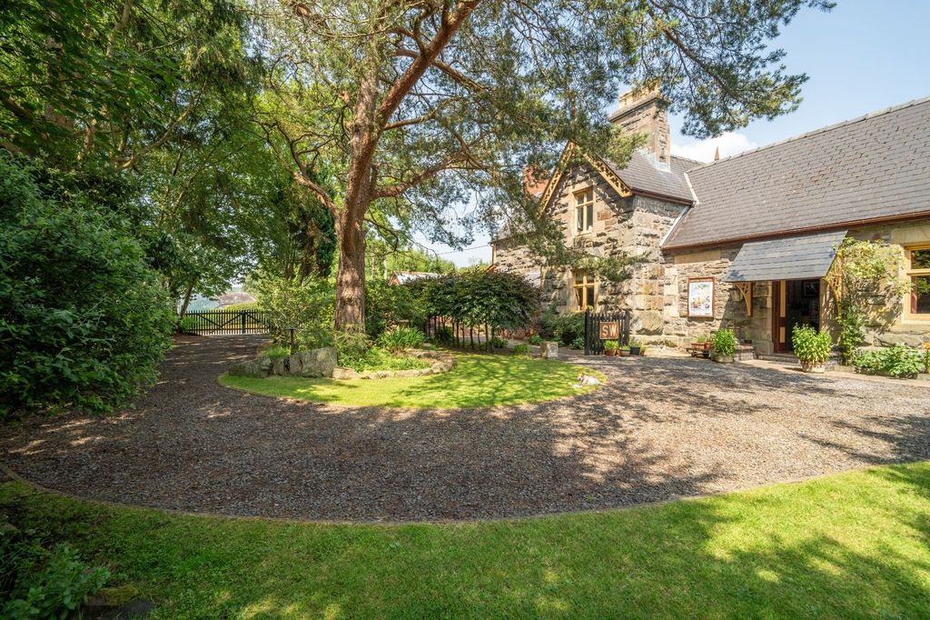 Property photo 1 of 66