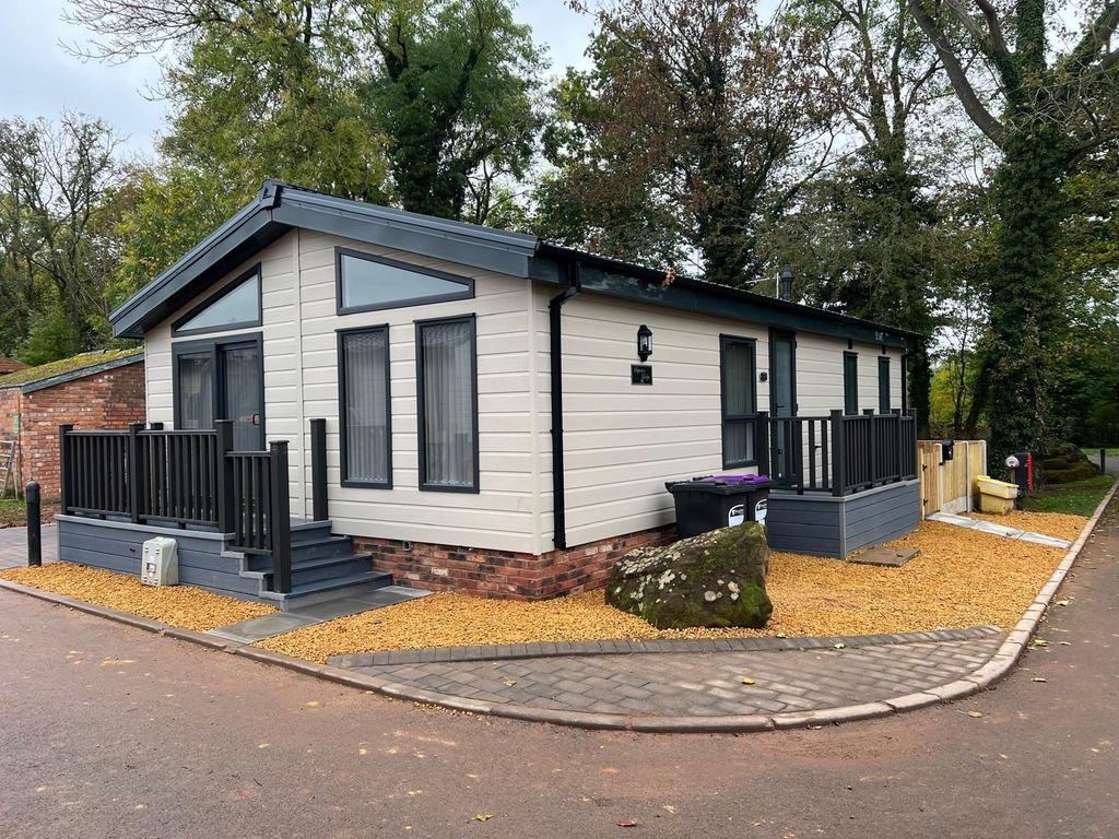 Property photo 1 of 21