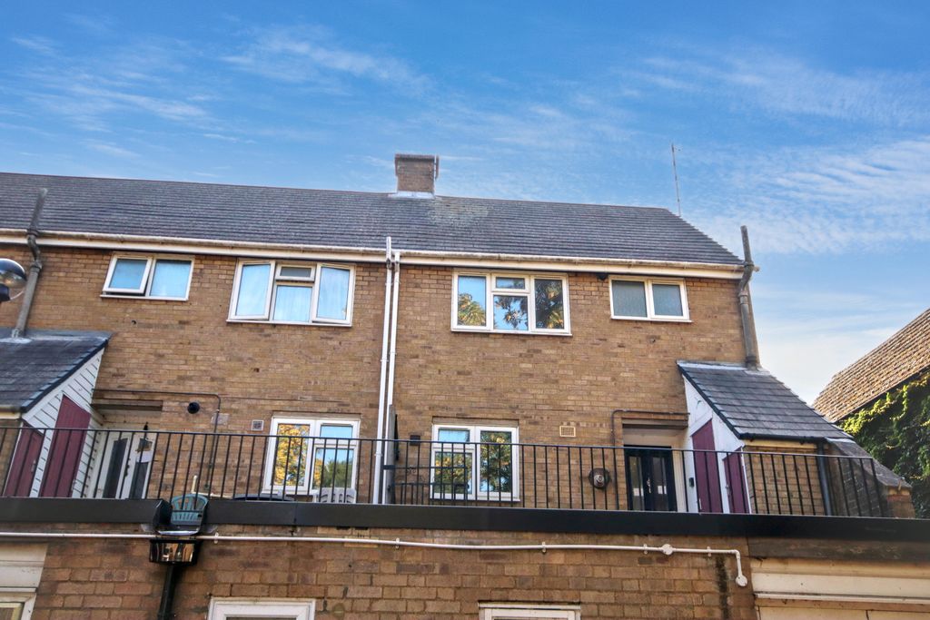 Property photo 2 of 16 1 St Marys Court, Eynesbury, St. Neots, Cambridgeshire, Pe19 2Tb