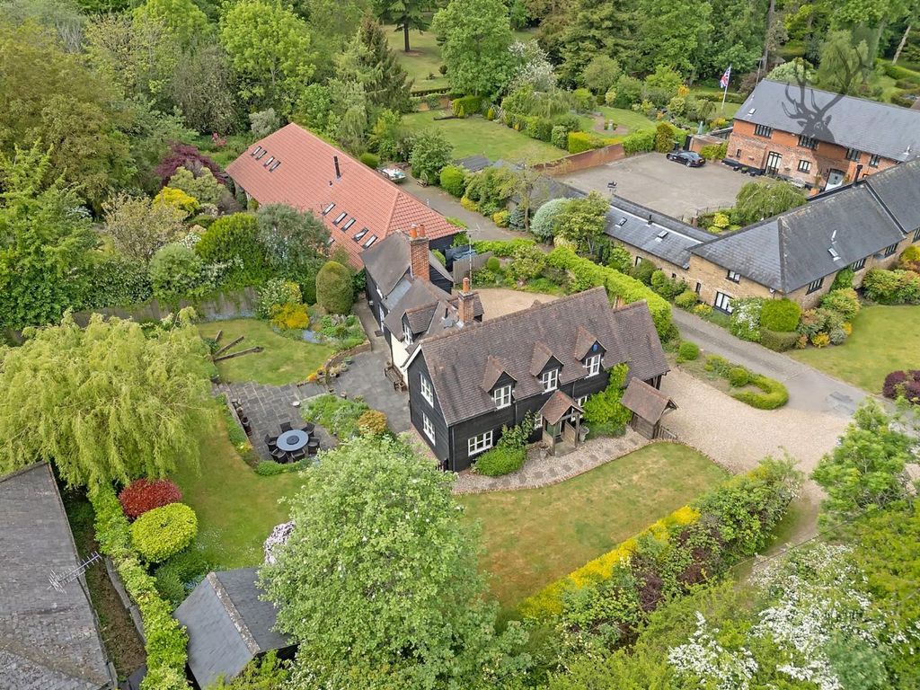 Property photo 1 of 40