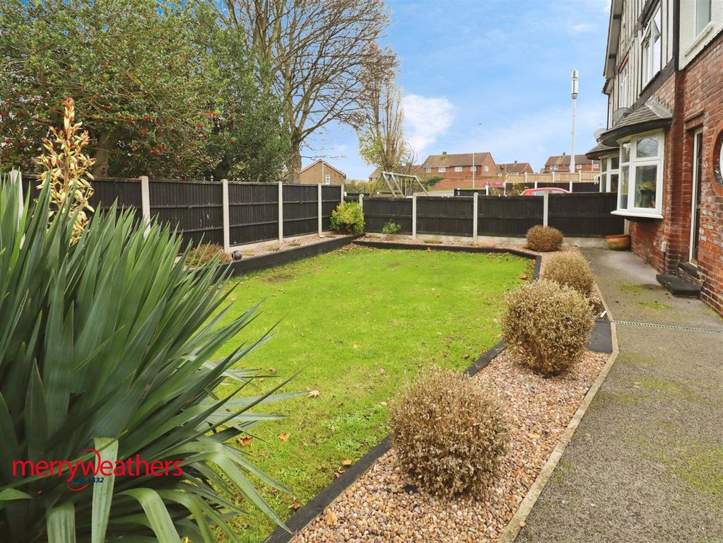 Property photo 2 of 13 Outside