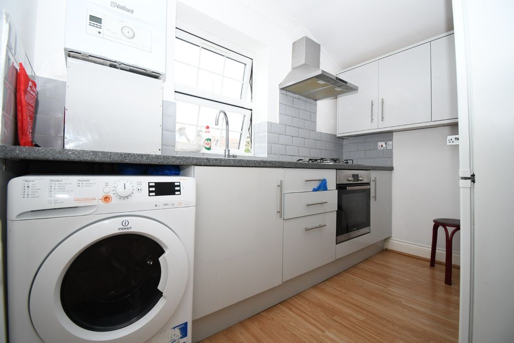 Property photo 2 of 8 1070522