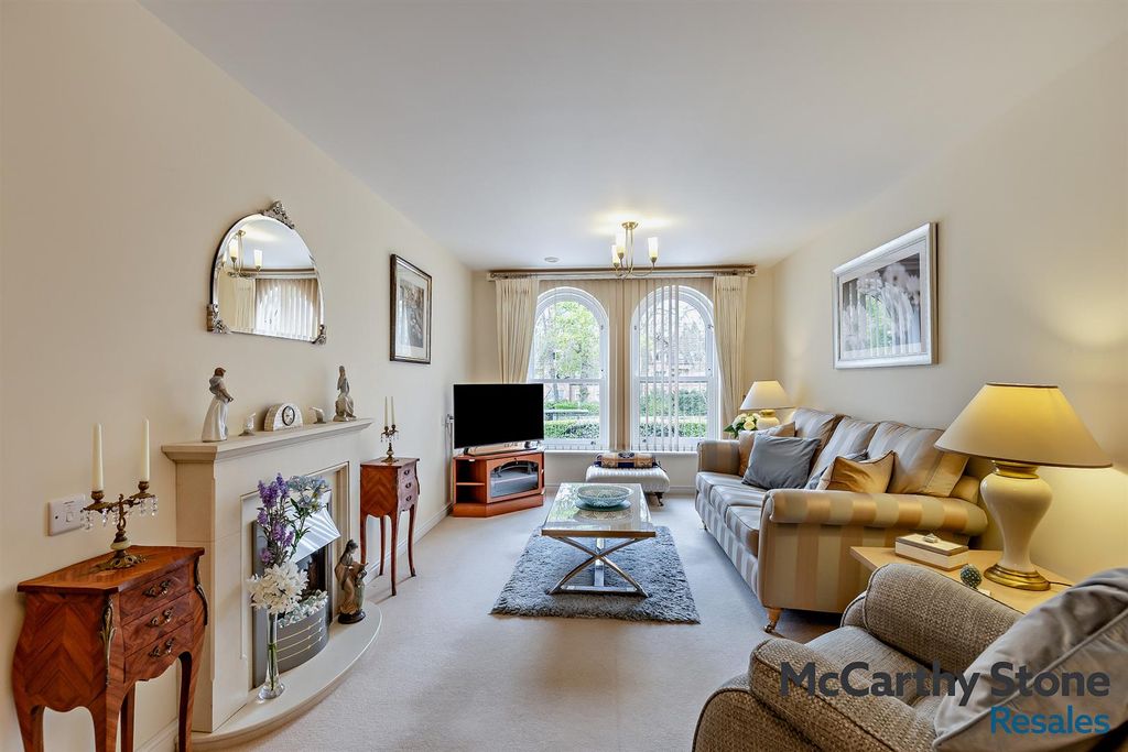 Property photo 2 of 43 8688060-Interior03-800.Jpg