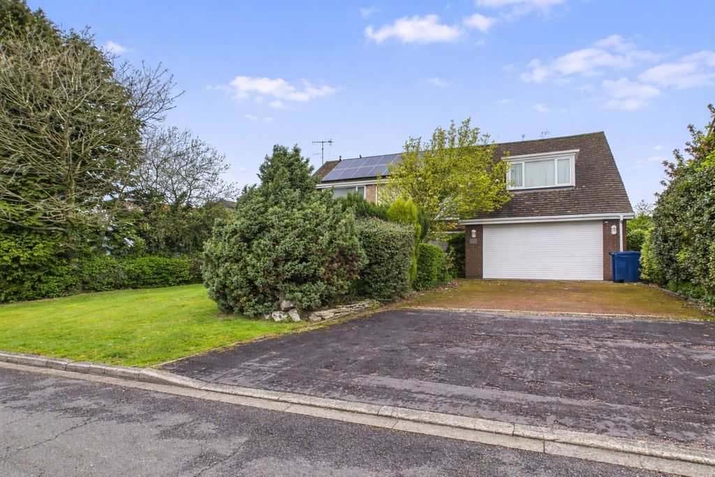 Property photo 2 of 42