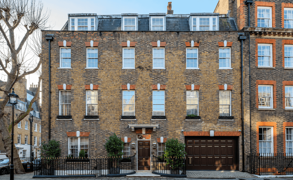 Property photo 1 of 11 Six-Bedroom Freehold Residence In Westminster