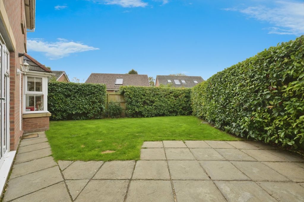 Property photo 3 of 32