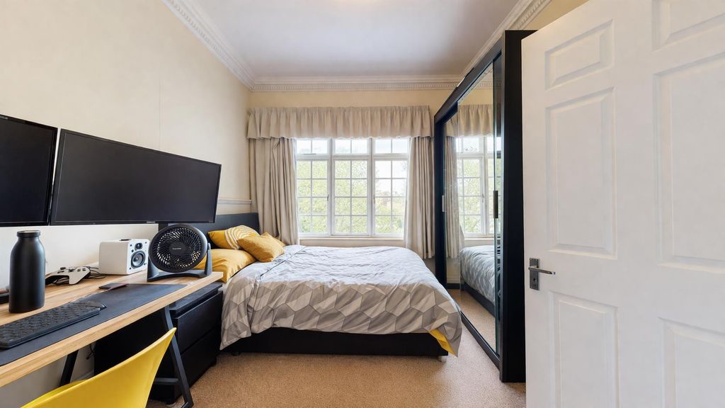 Property photo 3 of 11 79E12F56-8Be8-4Dd4-9B21-88Cb70A9Aab7.Png