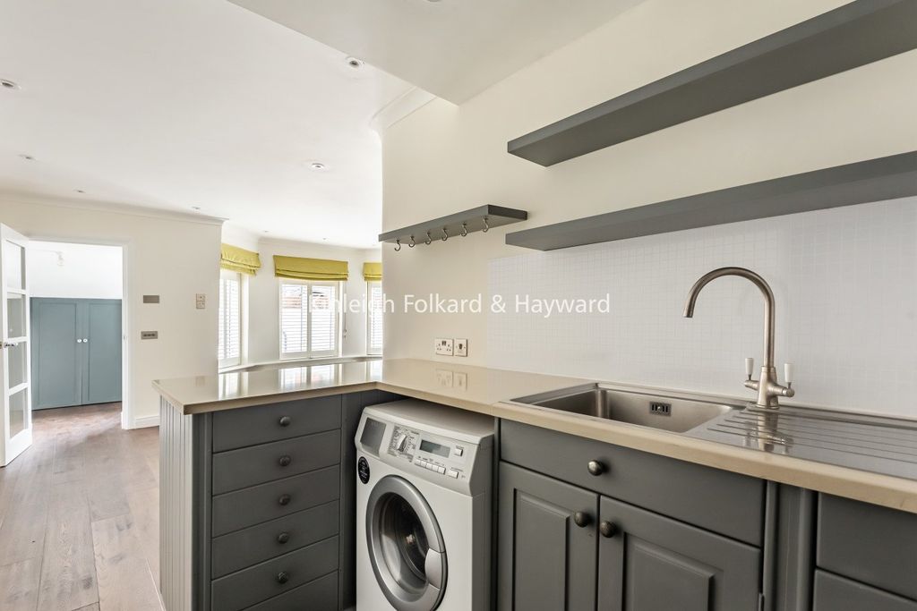 Property photo 2 of 6 Picture No. 13