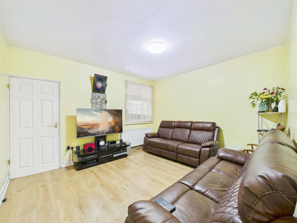 Property photo 2 of 29