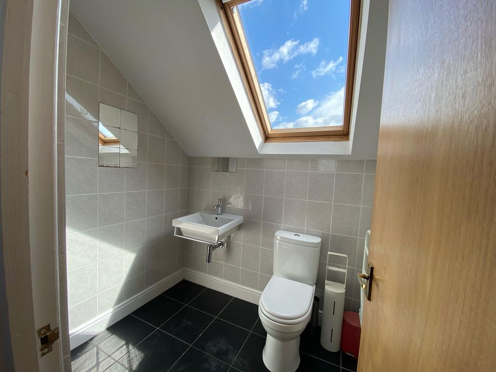 Property photo 3 of 4 Bathroom