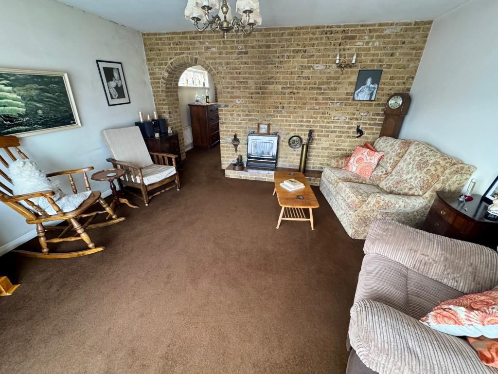 Property photo 3 of 11 Living Room