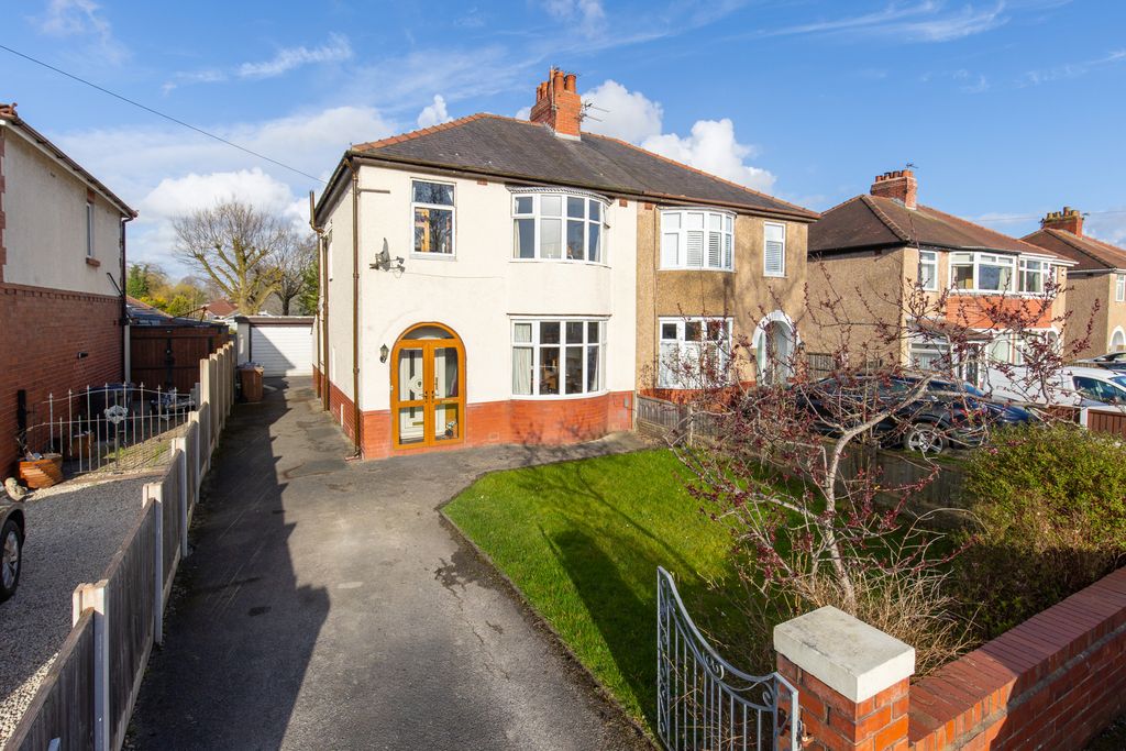 Property photo 1 of 11 Front