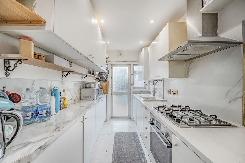 Property photo 3 of 20 1342221-20-68cc0F...