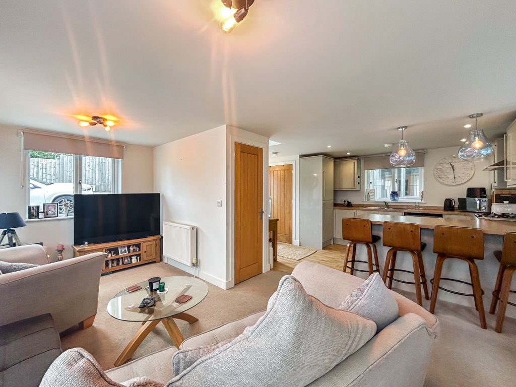 Property photo 2 of 13 5392905