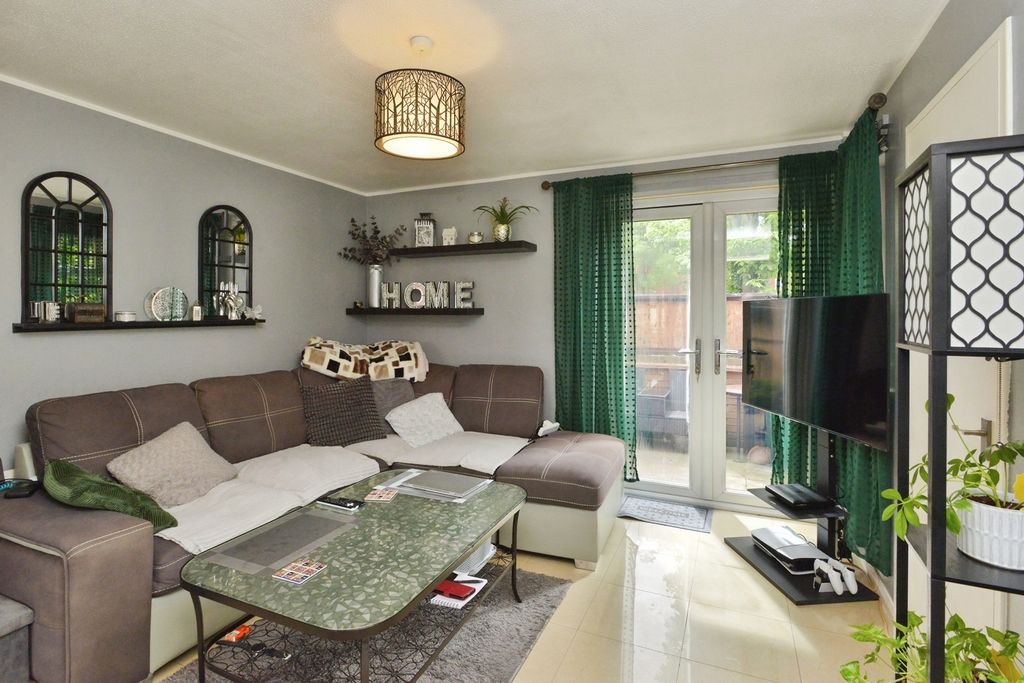 Property photo 3 of 20 Pbox-Img.Jpg