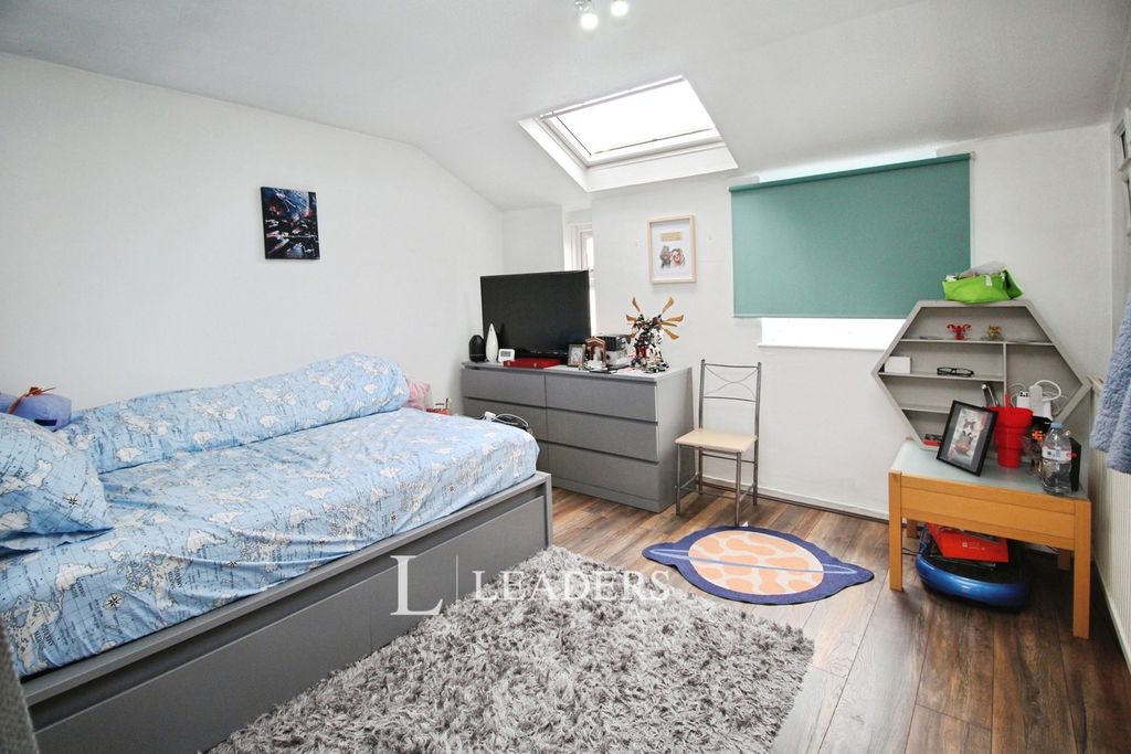 Property photo 2 of 8 Pbox-Img.Jpg