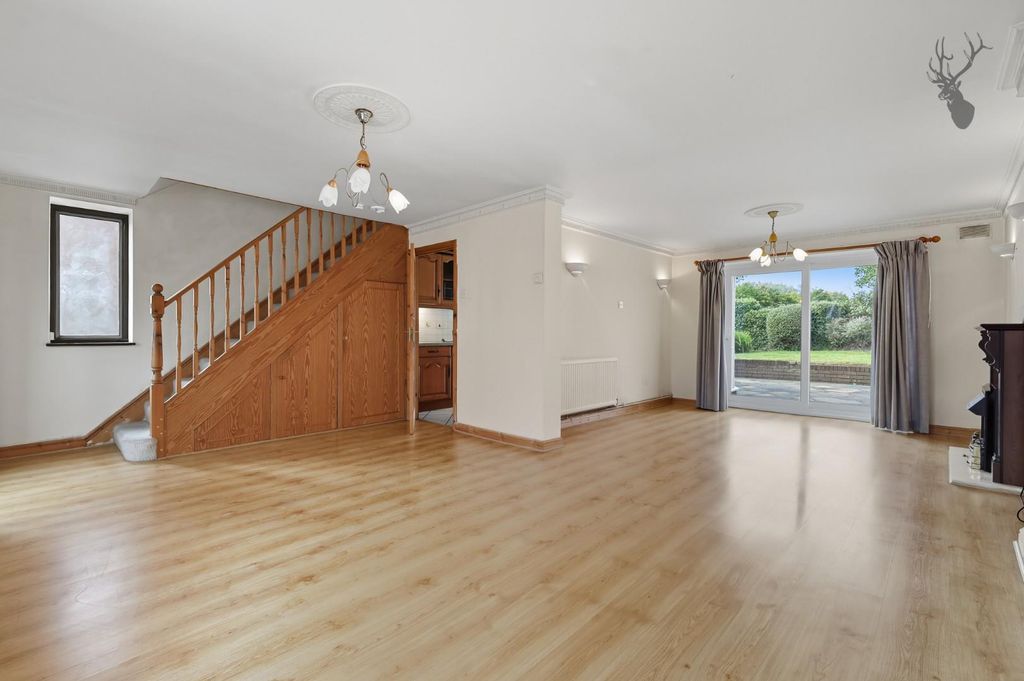 Property photo 2 of 25