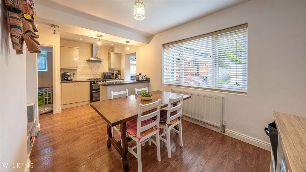 Property photo 2 of 33 Picture No. 17